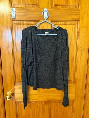 A New Day Heathered Charcoal V-Neck Long Sleeve Top
